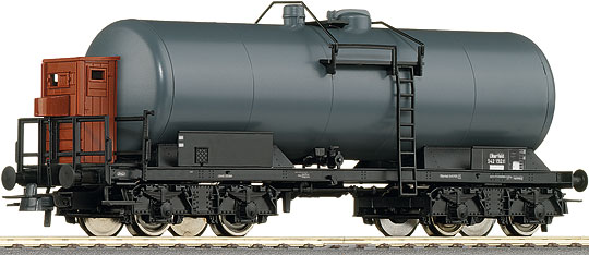 Tank car<br /><a href='images/pictures/Roco/66550.jpg' target='_blank'>Full size image</a>